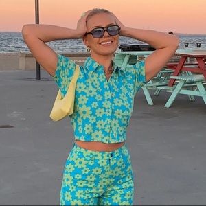 Motel rocks shirt in Retro Daisy Blue (size S)